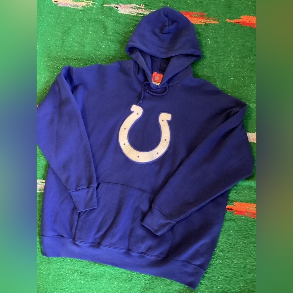 NFL Indianapolis Colts hoodie-SZ XL
Pit to pit 24”
Length 30”
CR055